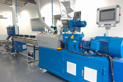 ky-lab-scale-twin-screw-extruder.jpg