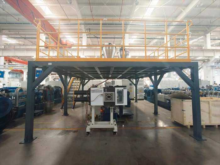 extrusion_machine_parts.jpg extrusion_machine_parts.jpg